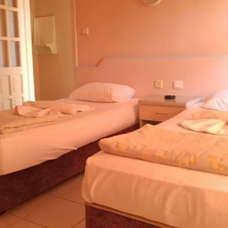 Gold River Apartahotel